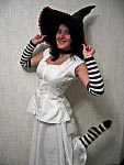 /pics/cosplay/hellowin_05/4780167.jpg :  Утащила у Старшей ведьмы шляпенцию =) 